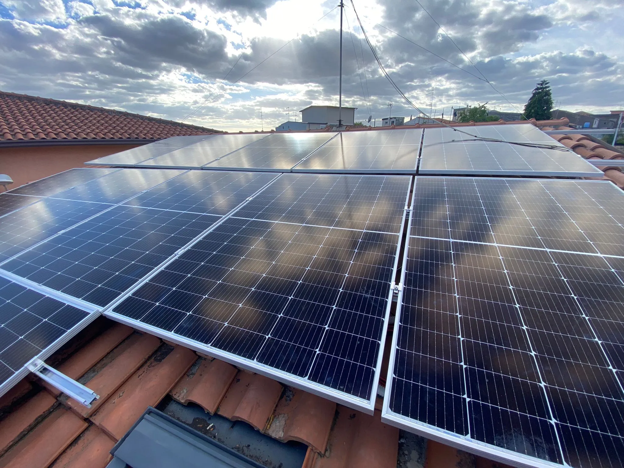 Impianto fotovoltaico su una copertura, oggetto di rilievo tecnico